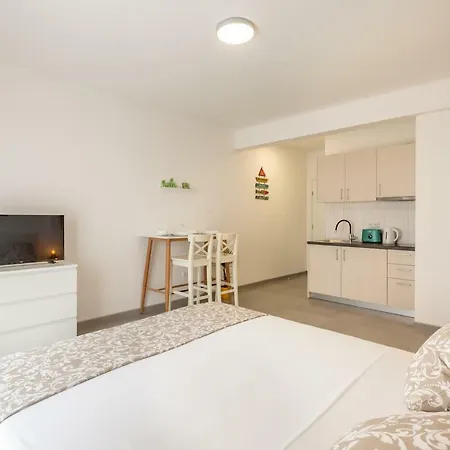 Luxury Nikolina Sea&city View *