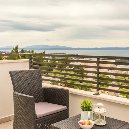 Luxury Nikolina Sea&city View Apartmán *