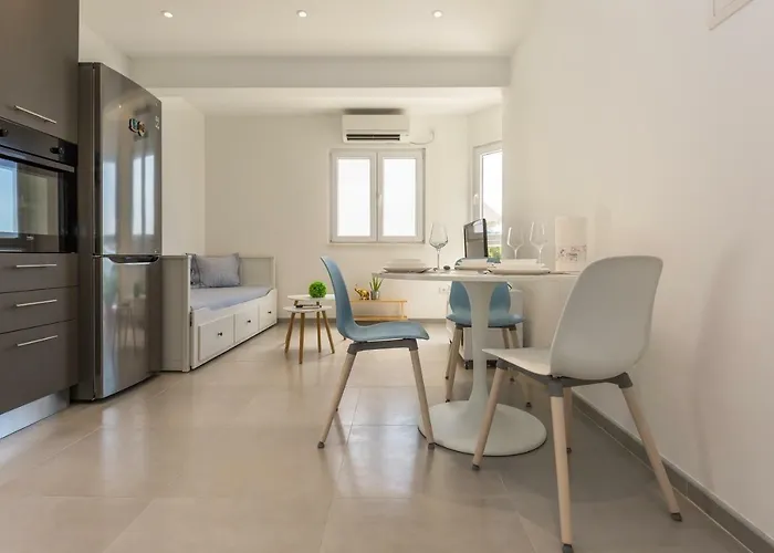 Luxury Nikolina Sea&city View Apartman