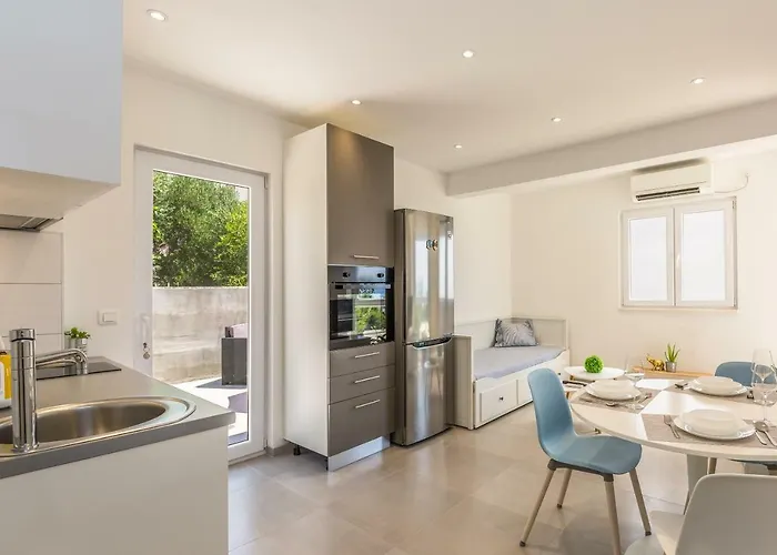 Luxury Nikolina Sea&city View Μακάρσκα