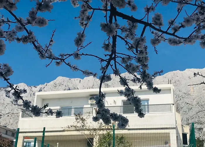 Luxury Nikolina Sea&city View * Μακάρσκα