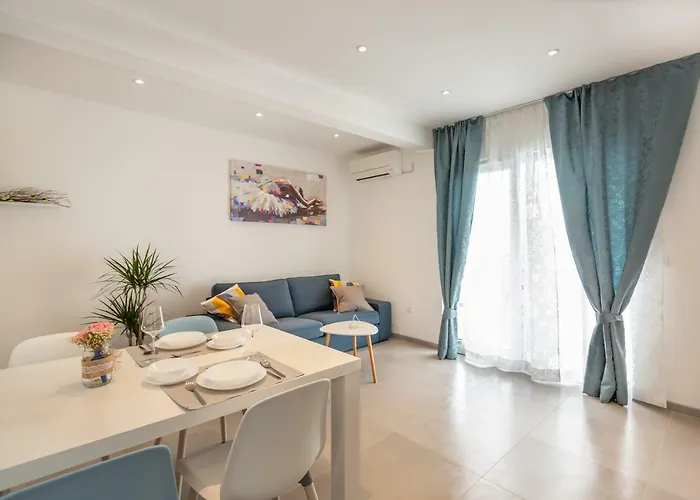 Luxury Nikolina Sea&city View Μακάρσκα