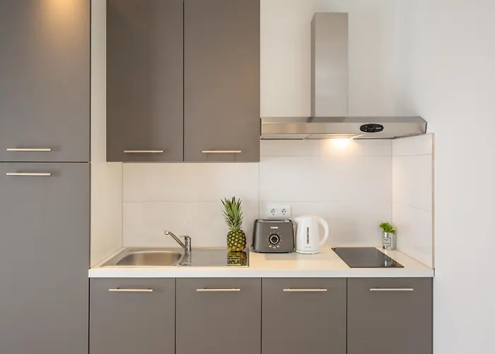 Luxury Nikolina Sea&city View * מאקרסקה