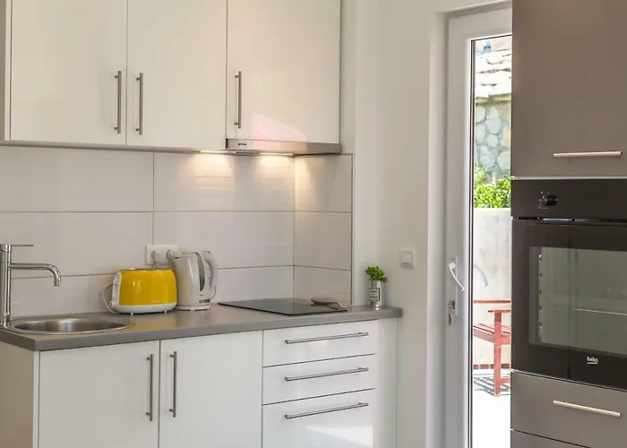 Luxury Nikolina Sea&city View * Μακάρσκα