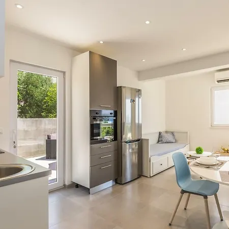 Luxury Nikolina Sea&city View Μακάρσκα