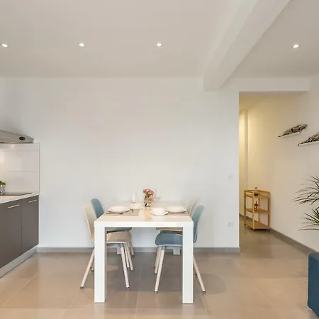 Luxury Nikolina Sea&city View Μακάρσκα