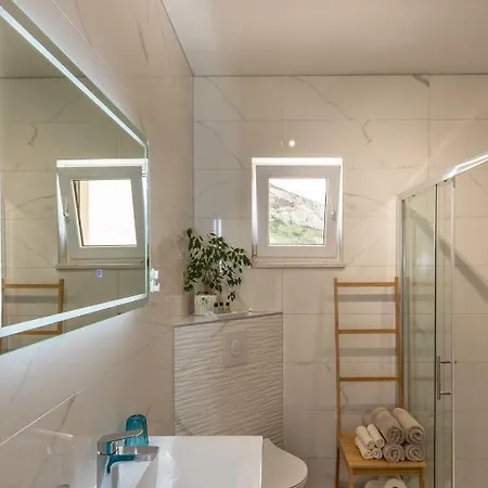 Luxury Nikolina Sea&city View Διαμέρισμα