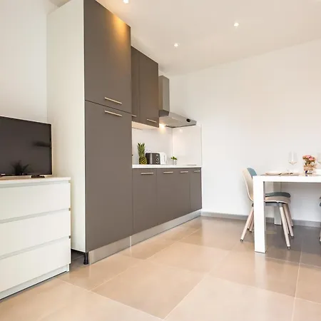 Luxury Nikolina Sea&city View Μακάρσκα