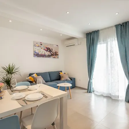 Luxury Nikolina Sea&city View Μακάρσκα