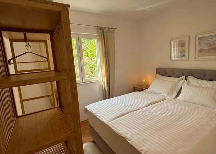 Luxury Nikolina Sea&city View